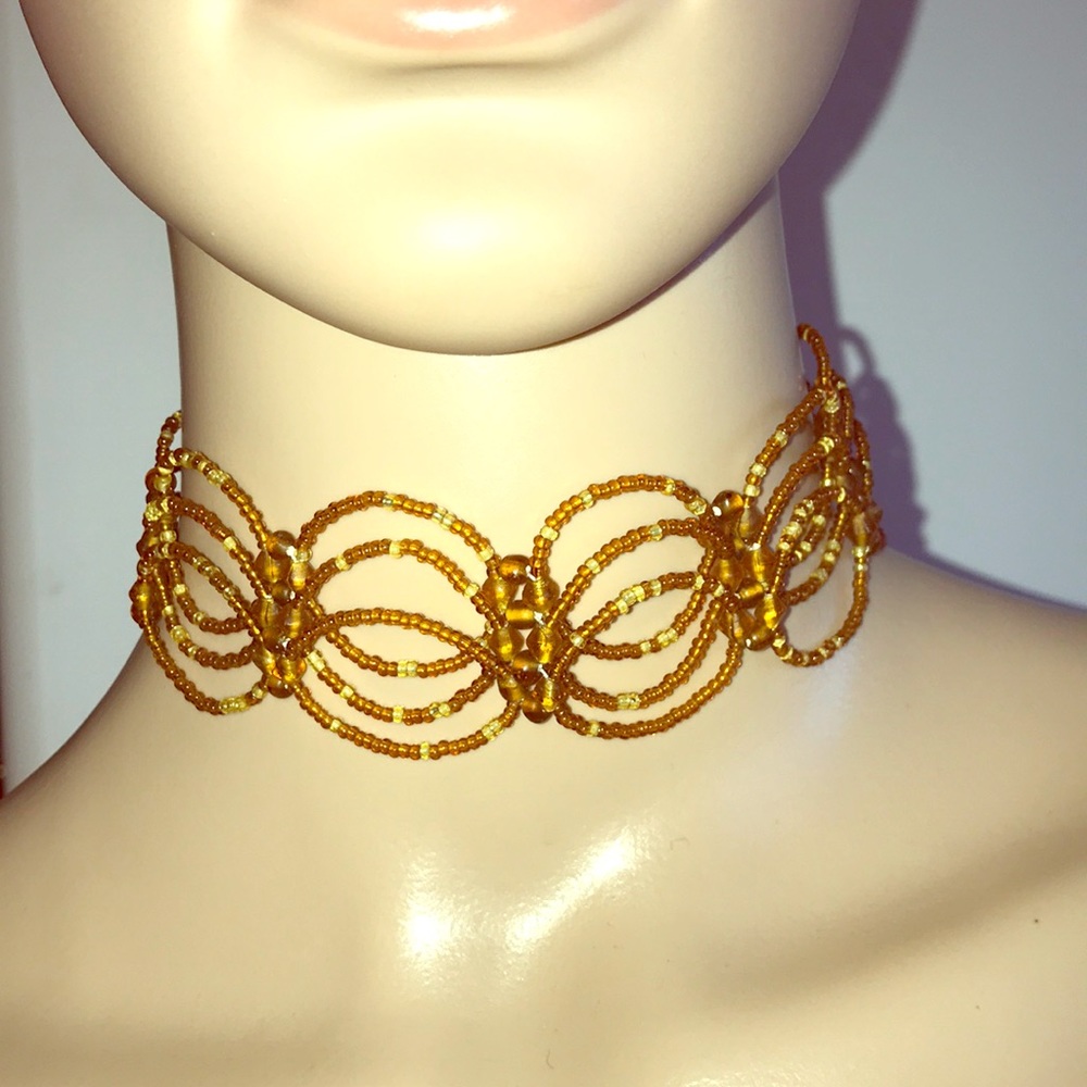 Beaded choker. - Picture 2 of 7